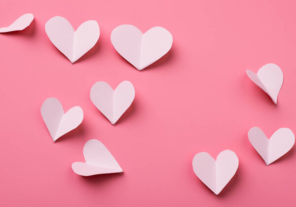 Форма сердца на пастельном фоне