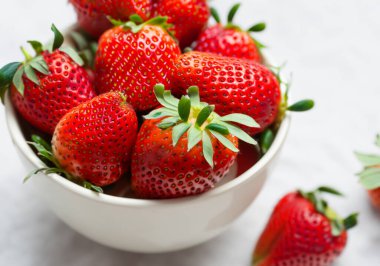 Masada bir kase çilek!