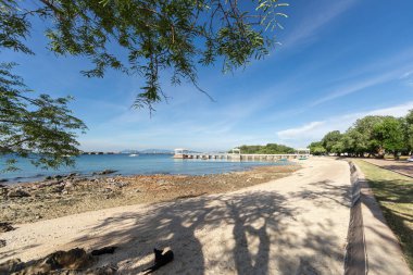 Chonburi Thailan 'daki Koh Sichang plajı.