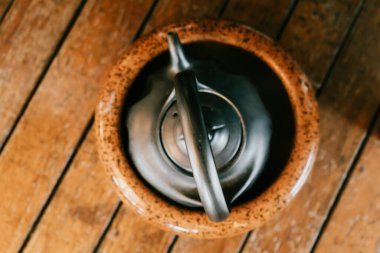 Çin çay fincanı seti. Sağlıklı içki yaşam tarzı.