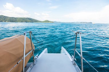 Yaz günü Phuket Denizi manzarası.