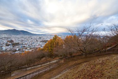 Japonya 'nın kışın Fujiyoshida şehrinin manzarası