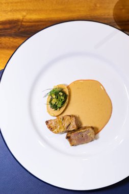 Albufera soslu ızgara bifteği kapat.