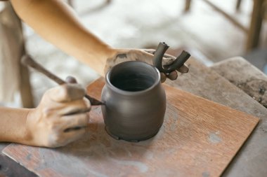 Seramik atölyesi. Çömlek yapma süreci