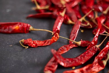 Kırsal bölgede kurutulmuş kırmızı biber.