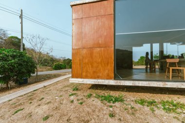 Camdan pencereli modern kafe. Chiang dao, Tayland.