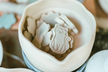 Çamur çömlek seramik ürünleri, çömlek yapma süreci. .