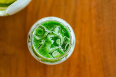 Buzlu kibrit sütlü sütlü sütlü sütlü sütlü çay.