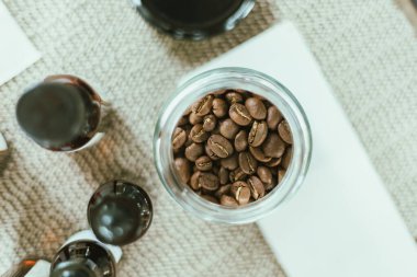 Olgun parfüm iğnesi. Ekstra yağ, parfüm örneği.