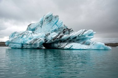 İzlanda 'da Jokulsarlon' daki buzdağları..