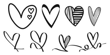 Karalama kalpler sette. El çizimi tarzı. Sembol aşkı. vektör illüstrasyonu