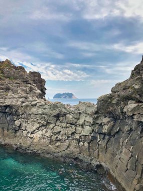 Güney Kore 'deki ada ve kayalardan manzara