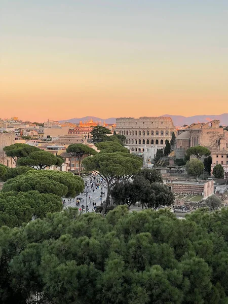 Spettacolare Vista Sul Tramonto Roma Colosseo Fonde Fascino Antico Con — Foto Stock