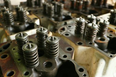 bir araç motoru, motor egzoz Vana ve alımı model Vana, Bahar Vana motoru ve oto yedek parça, işten zarar makine parçaları.