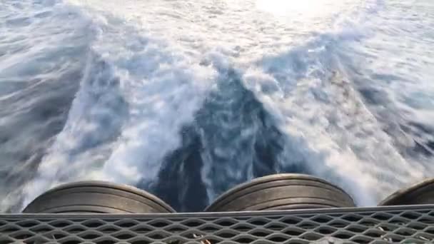 Povrch Vody Rychle Pohybujícím Motorovým Člunem Záďová Vlna Lodí Vysokorychlostní — Stock video