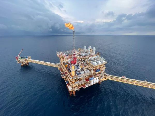 Offshore Bouwplatform Voor Productie Van Olie Gas Aardolie Gasindustrie Hard Stockafbeelding