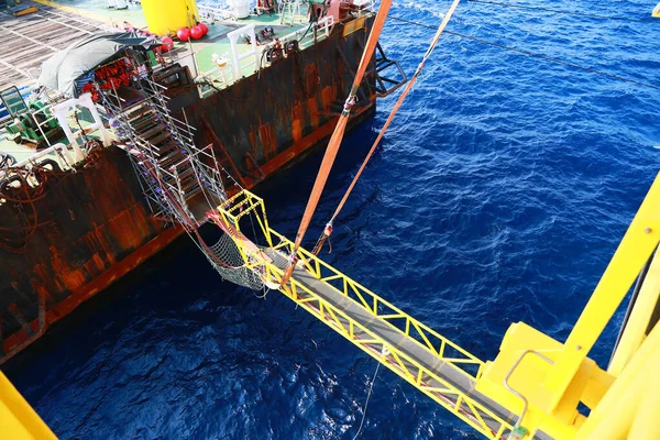 Gangway Barco Abastecimento Barcaça Para Plataforma Petróleo Gás Atividade Apoiou — Fotografia de Stock