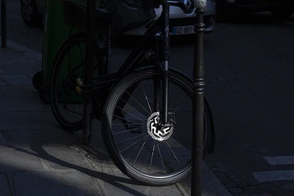 フランス エイプリル04 2023 ディスクブレーキ付き自転車ホイール — ストック写真