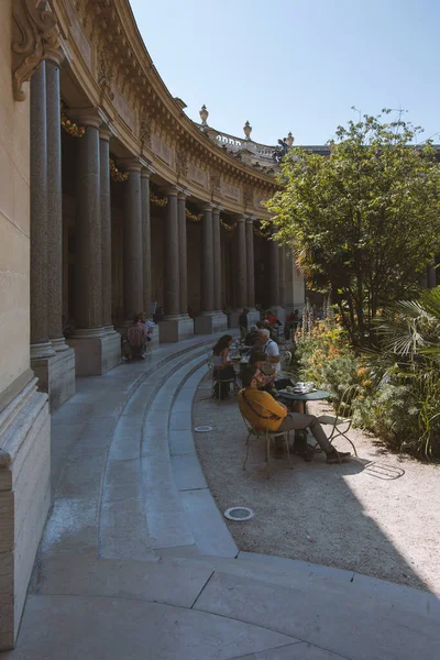 PARIS, FRANCE - Haziran 08, 2023: The Petit Palais, 1900 yılında Paris 'te düzenlenen Dünya Sergisi' nin eski sergi pavyonudur..