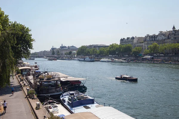 París Francia Junio 2023 Barcos Largo Del Terraplén Del Sena — Foto de Stock