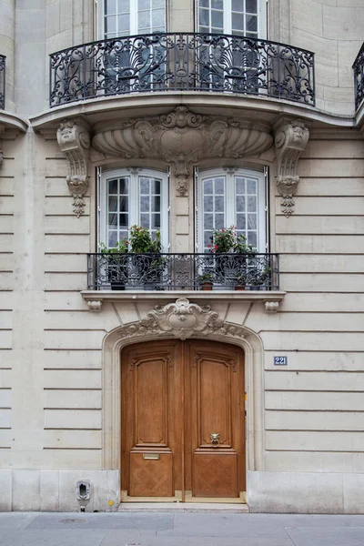 フランス 2023年7月7日 パリの珍しいドア パリの建築 — ストック写真