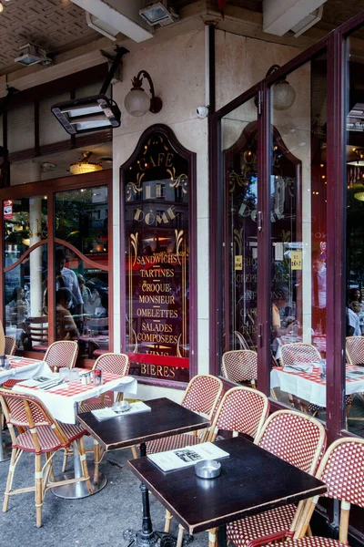Париж Франция Июля 2023 Года Летняя Терраса Кафе Центре Парижа — стоковое фото