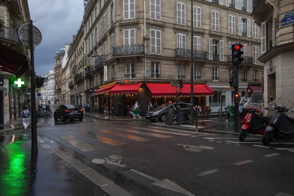 Paříž Francie Července 2023 Ulice Paříže Dešti — Stock fotografie