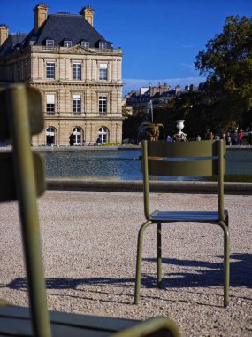 PARIS, FRANSA - 15 Ekim 2024 Lüksemburg Sarayı ve Bahçeler