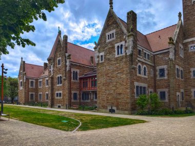 NANTES, FRANCE - 20 Nisan 2025: Dobre Müzesi (Fransızca: Muse Dobre) hayırsever Thomas Dobre tarafından kurulan Nantes tarihinin en önemli müzelerinden biridir.