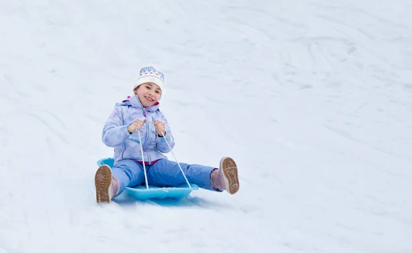 Concept Childhood Sledding Winter Happy Little Girl Rolling Hill Sled — Stock Photo, Image