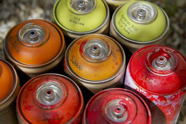 Банки и банки для аэрозольного искусства