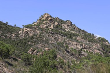 Korsika adasının bavella dağı