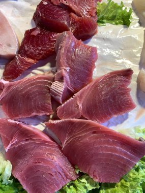 Balık pazarında ton balığı.