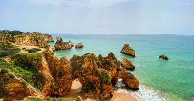 Kayalıkların manzarası, Praia da Rocha, Portimao, Algarve, Portekiz, Avrupa.