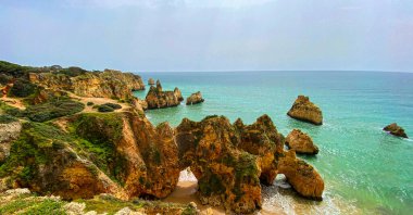 Kayalıkların manzarası, Praia da Rocha, Portimao, Algarve, Portekiz, Avrupa.