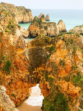 Kayalıkların manzarası, Praia da Rocha, Portimao, Algarve, Portekiz, Avrupa.