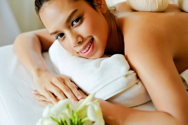 Spa Body Massage Skin Body Treatment Relaxation Mind Healing Tranquility — Stock Photo, Image