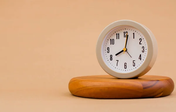 Reloj Despertador Tablón Reloj Moderno Concepto Tiempo Precioso Planificador Tiempo — Foto de Stock