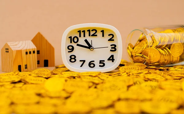 house gold and time real estate Financial loans, wealth, wealth, saving gold, investing in gold, gold market, gold stocks, finance and investment.