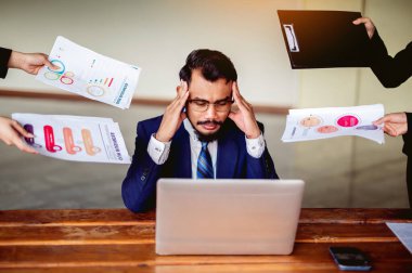 Duygusal stres, çok çalışmaktan kaynaklanan sorunlar, çok iş, işte kaos, hayat sorunları, işten bıkkınlık, işte sıkıntı, yoğun iş, iş sorunları.