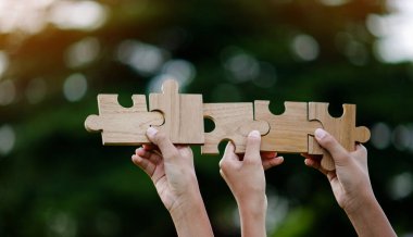 Yapboz parçaları önemli bileşenler iyi iş enerjisi, bağlantı, iletişim. ve mükemmellik, takım çalışması konsepti