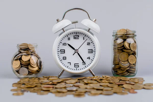 Saving money and working time of money and time Wage stream, funds, coin bank