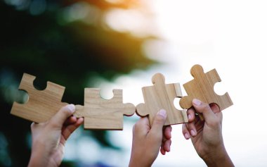 Harika bir grup işbirliği, birlik ve mutluluğun bulmacası..