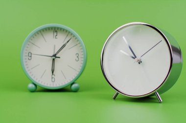 Zaman ve zaman kanunu, çalışma sınırları, sabit bir el, stüdyo fotoğrafçılığı, zaman kavramı..