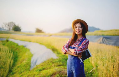 Kişisel çalışma özgürlüğü, işle mutlu olmak ve serbest çalışmanın hedefleri. Zafer ve hedeflere ulaşma