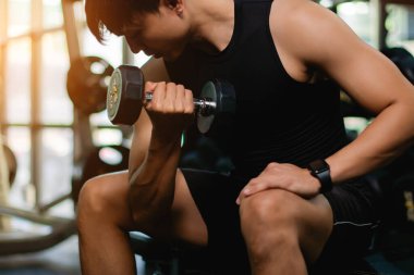 Aptal egzersizler, kas geliştirme ve sağlık, ağırlık kaldırma ve ağır antrenmanlar..