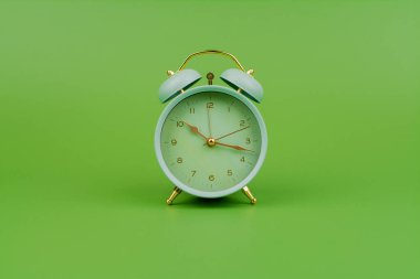 Saatler ve günlük çalışma, zamanla ve dakiklikle çalışma, kaliteli zaman yönetimi