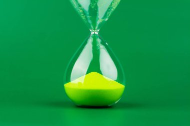 Kum Saati Fotoğraf Stüdyosu Zamanla Çalışıyor ve Kaliteli Bir Hayat Yaşıyor