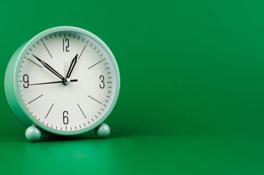 Zaman ve saatler, zaman ve yaşam süreci, zaman kuralları ve etkili zaman yönetimi.