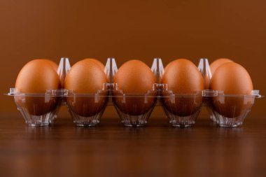 Taze, temiz yumurtalar son derece besleyici bir besindir. Protein açısından zengin ve sağlığınız için yararlı bir kahvaltıdır..